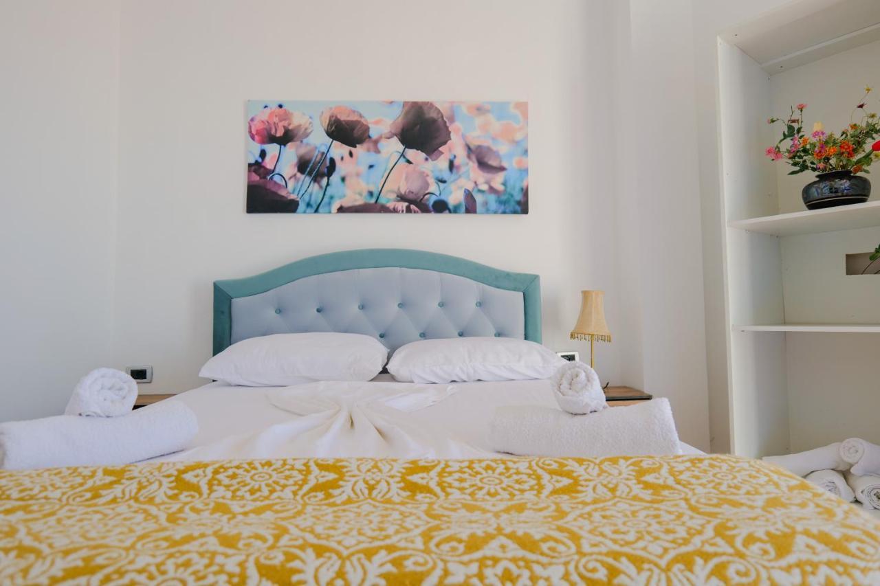 Hotel Leon Sarande Bagian luar foto