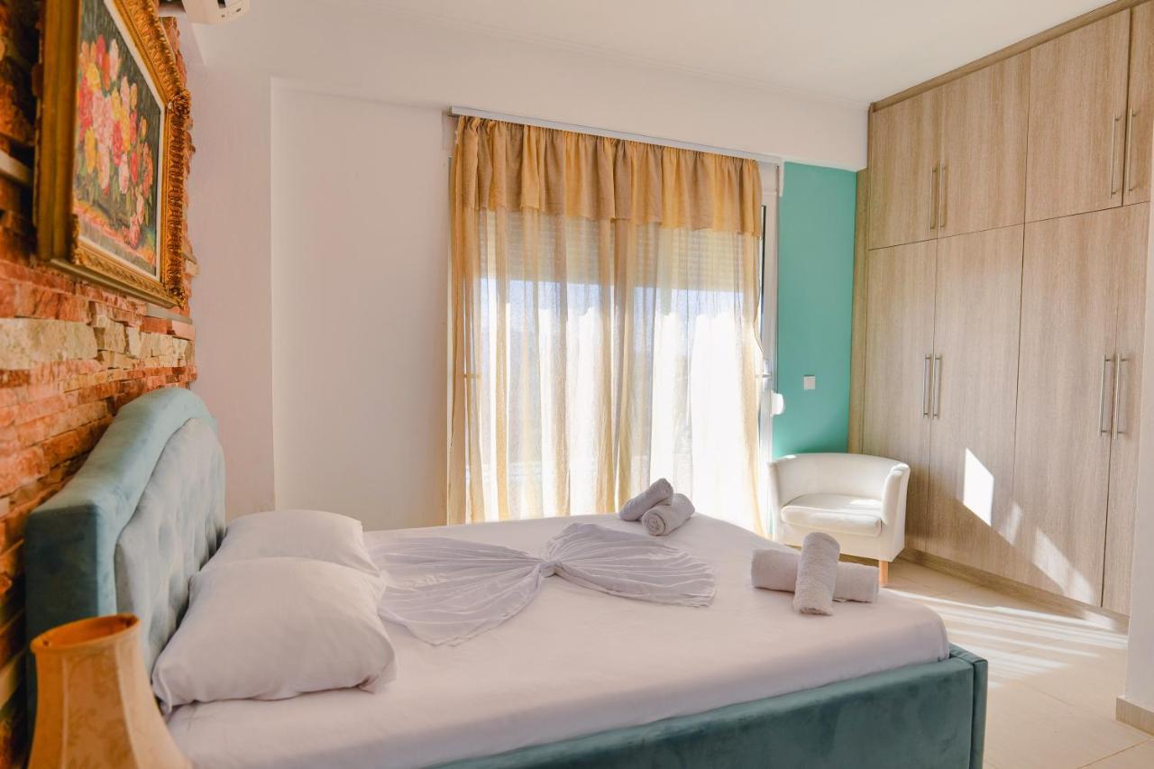 Hotel Leon Sarande Bagian luar foto