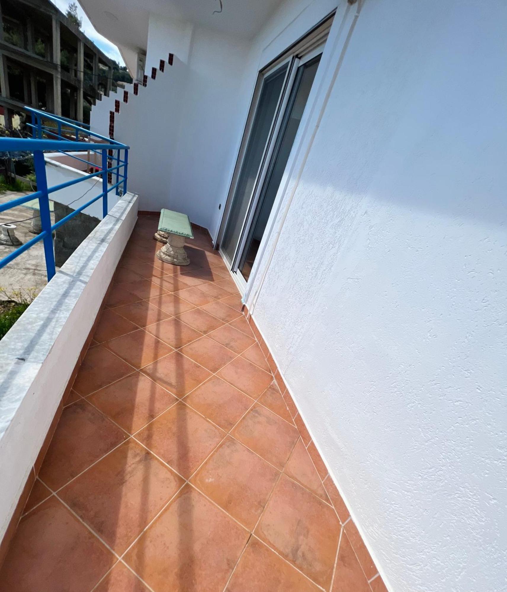 Hotel Leon Sarande Bagian luar foto