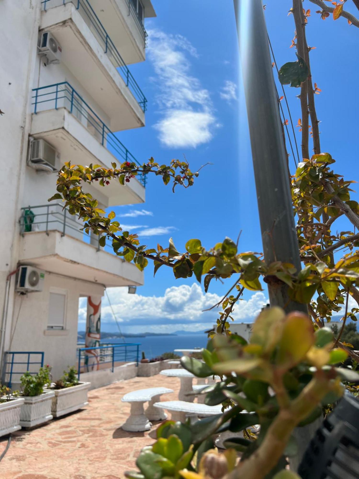 Hotel Leon Sarande Bagian luar foto